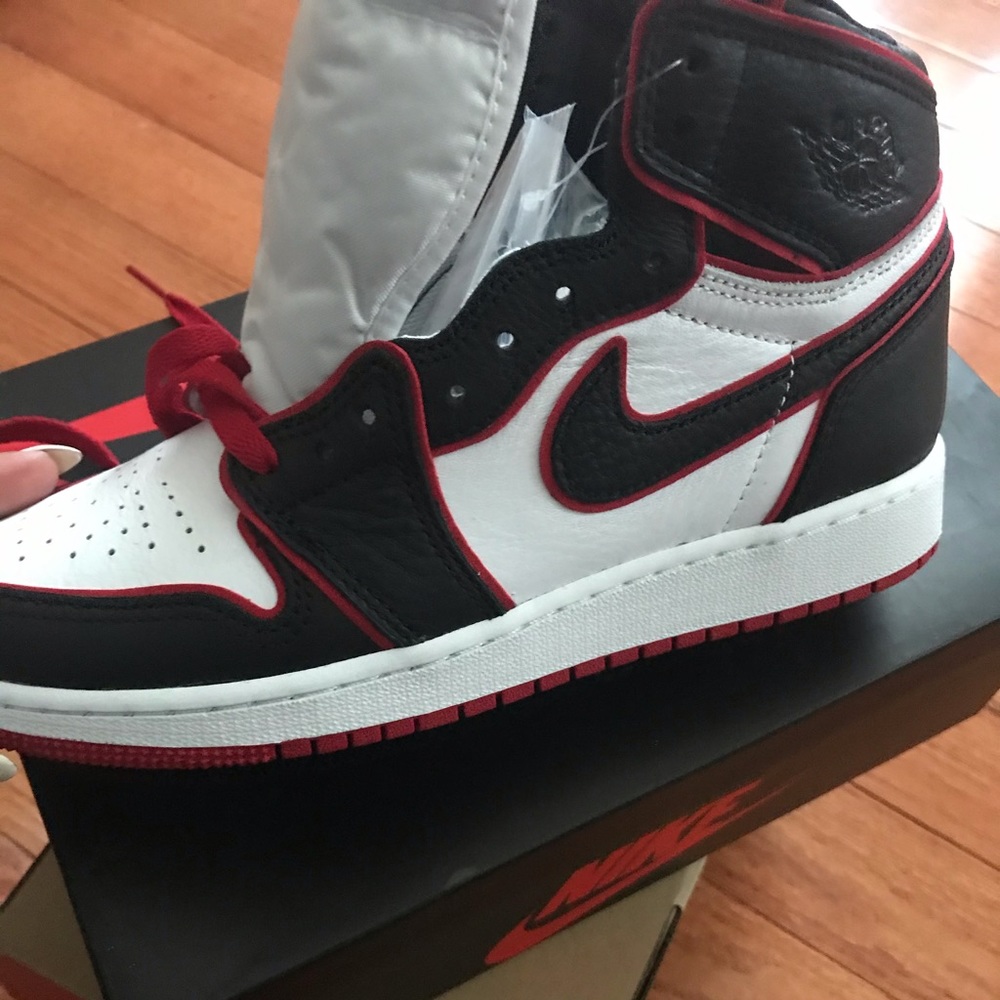 Air Jordan 1 Retro High OG GS black red white